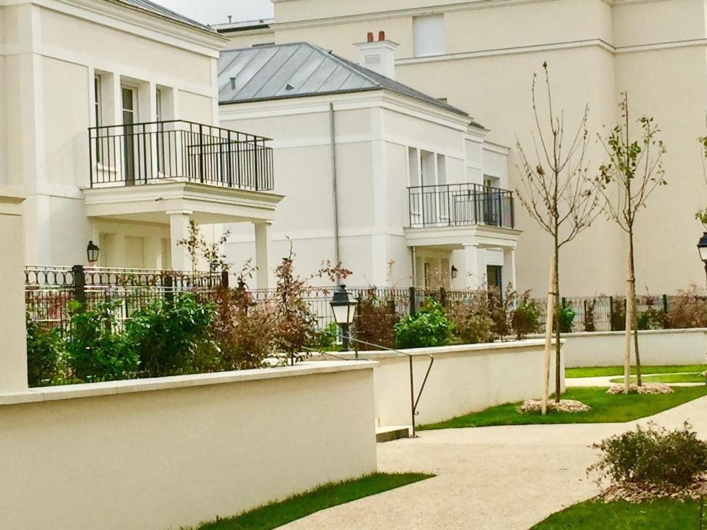 Fantasy By Dream Apartments เซร์ริส ภายนอก รูปภาพ